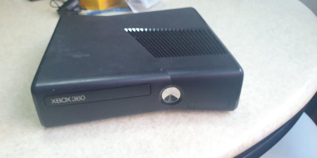 Xbox 360 without controller 2025