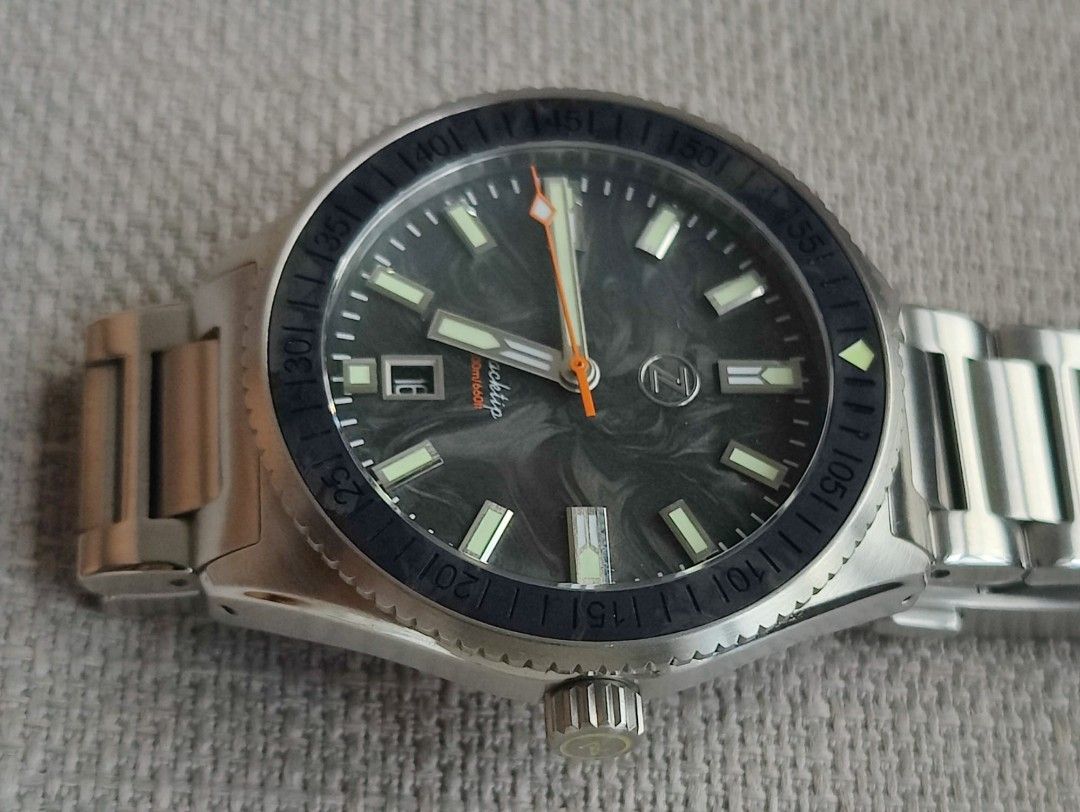 ZELOS WATCHES Blacktip 200M Diver Forged Carbon