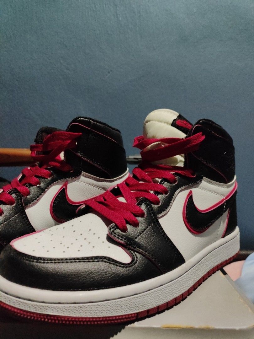 aj1 blood line