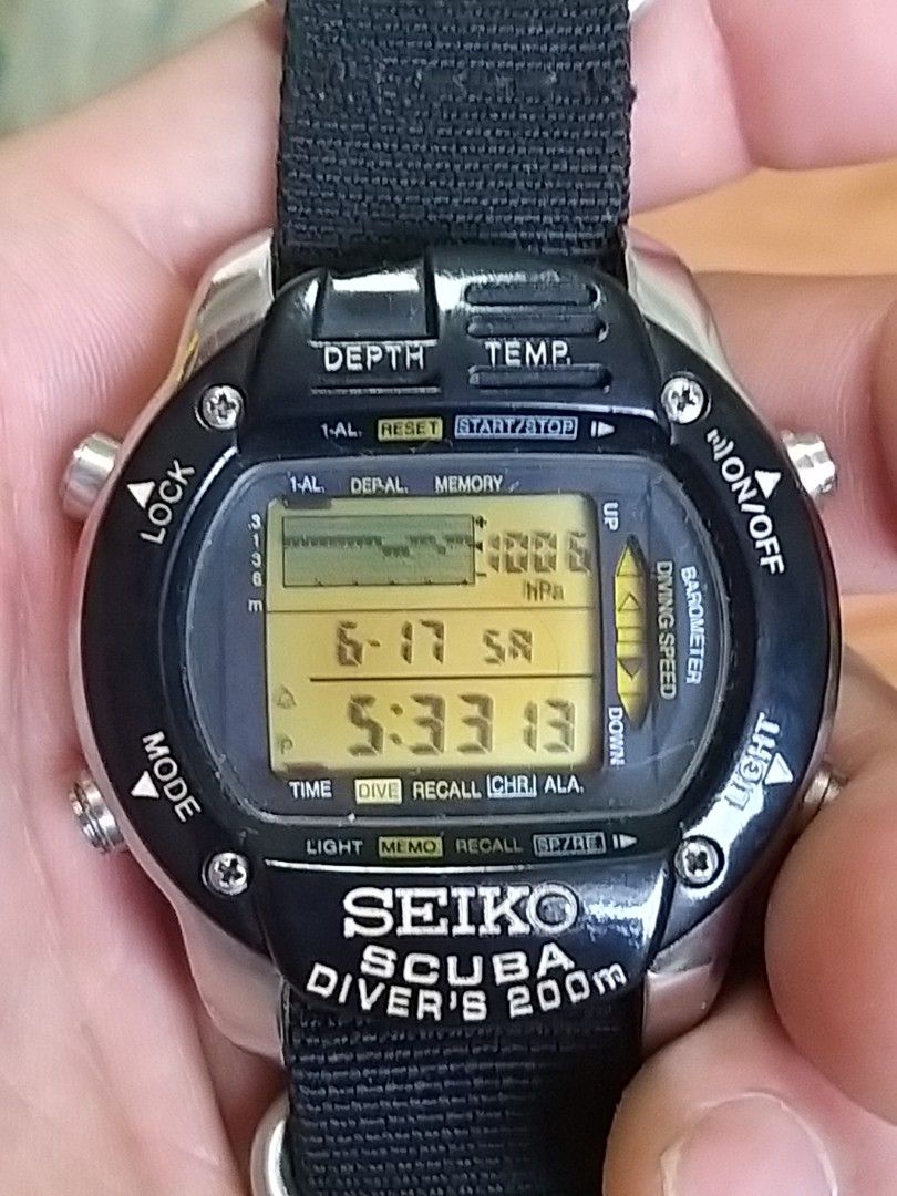 Authentic vintage Seiko digital diver M796 watch, Men's Fashion
