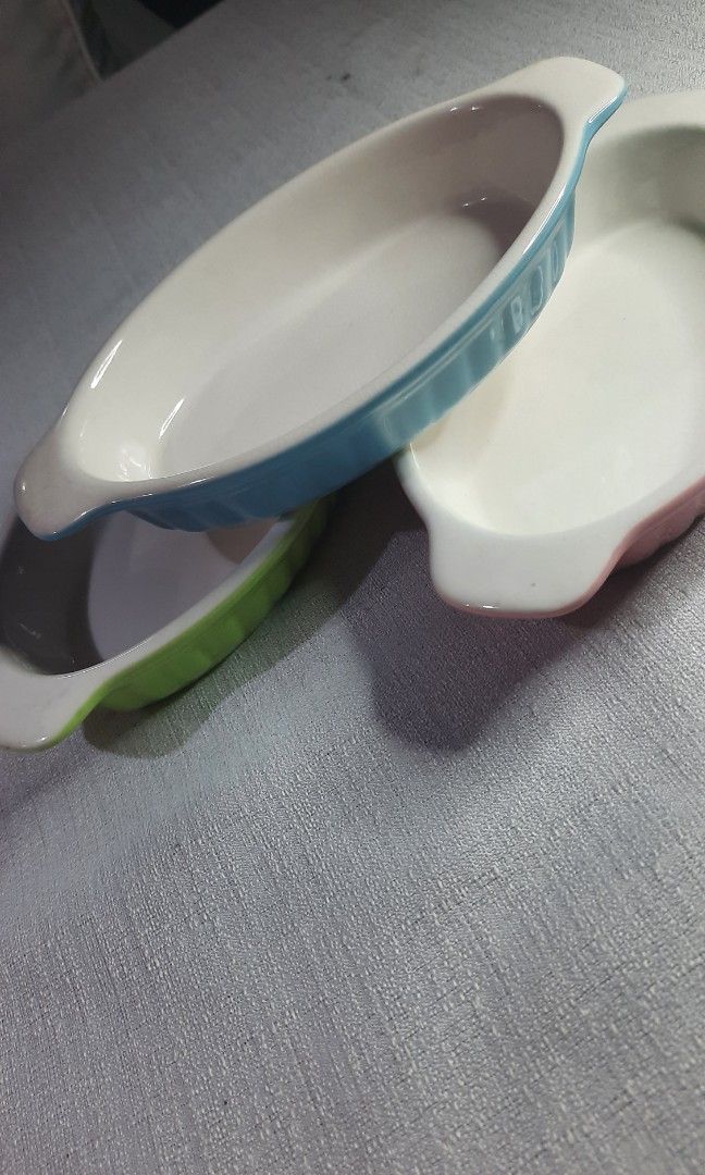 Baking dish ceramic colored pastel 8x5" (Category: Bakeware) located in Manila. Submitted by luckycharm_215 (Listing ID 1293093592, Image 1). Description: price per piece.