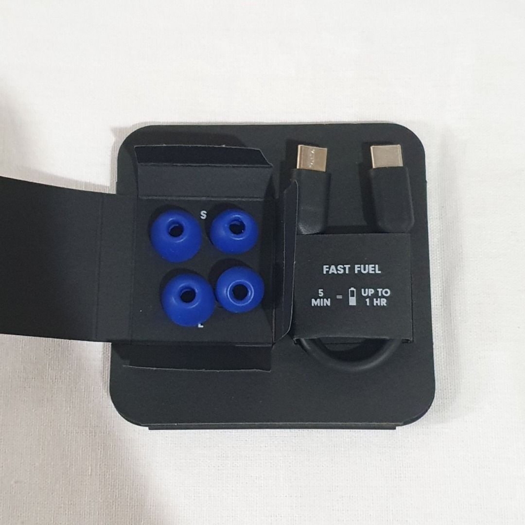 Beats Studio Buds - Ocean Blue (Category: Earphones) located in Mandaluyong City. Submitted by deedumms07 (Listing ID 1293060152, Image 3). Description: Beats Studio Buds - Ocean Blue Like New Complete with box Purchased in US.