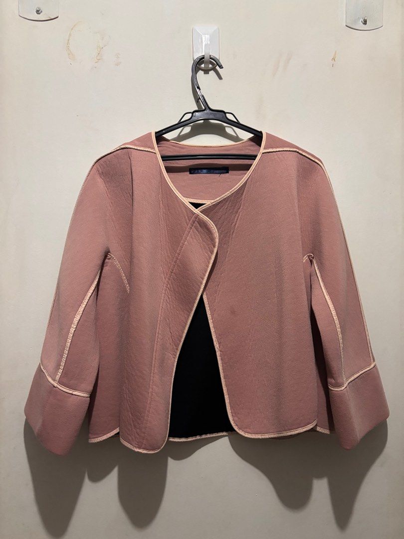 Blazer (Neoprene-ish in blush pink) (Category: Coats, Jackets and Outerwear) located in Malolos. Submitted by irisandbarry (Listing ID 1293082430, Image 1). Description: Very flattering when worn Can send image of when worn for sure buyer Fits medium-xxl.