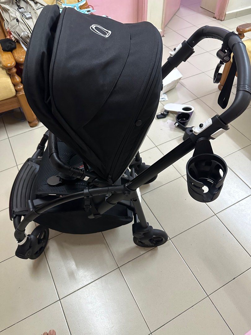 Bugaboo Bee 6 (Category: Strollers) located in Puchong. Submitted by yumiyim11 (Listing ID 1293106929, Image 3). Description: Bugaboo Bee6 Condition 8/10 Purchased in last year May,Use Less For 10 Times.Free Cup Holder and Food Tray（Value Rm480） Warranty 4 years （until May 2027) I buy in Rm3900++.