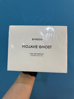 (Category: ) located in . Submitted by fragrance_journey_sg (Listing ID 1291026704, Image 1). Description: .