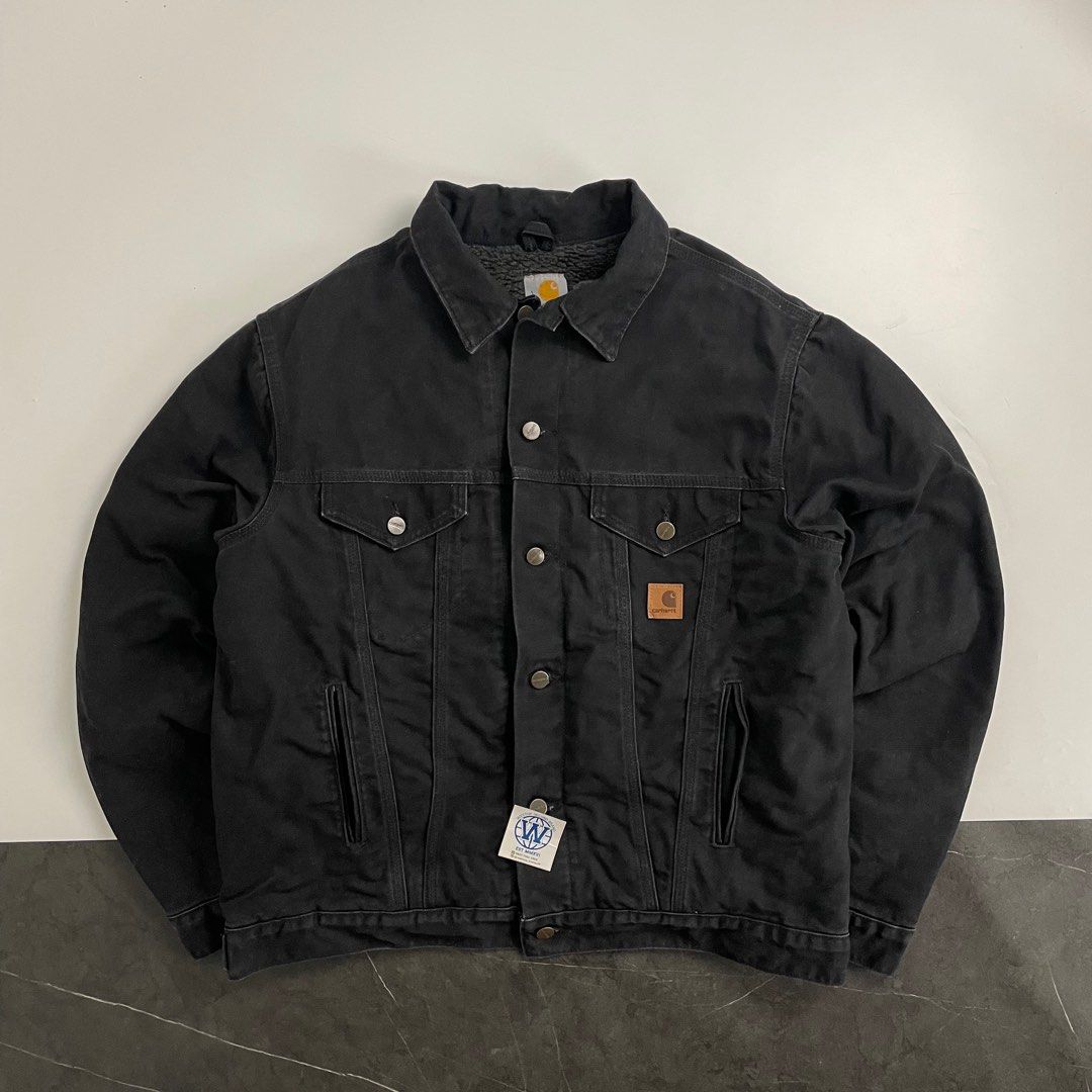 Carhartt jacket j233 Fesyen Pria Pakaian Atasan di Carousell