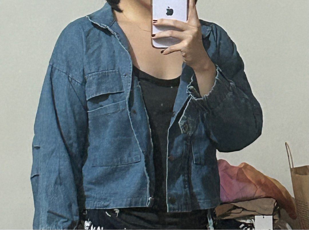 Cropped Denim Jacket (Category: Coats, Jackets and Outerwear) located in Makati City. Submitted by declutterwjn_ (Listing ID 1293082213, Image 1). Description: Best fits large to XL frames. Not too thick denim fabric, really nice!.