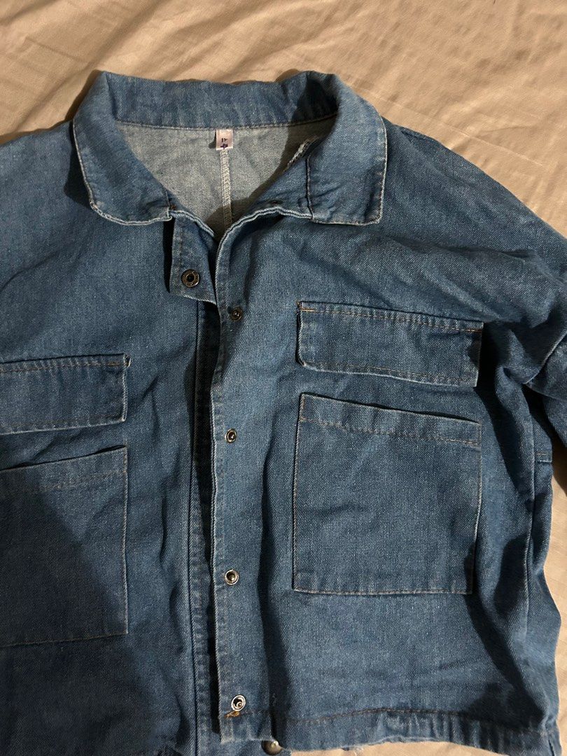 Cropped Denim Jacket (Category: Coats, Jackets and Outerwear) located in Makati City. Submitted by declutterwjn_ (Listing ID 1293082213, Image 3). Description: Best fits large to XL frames. Not too thick denim fabric, really nice!.