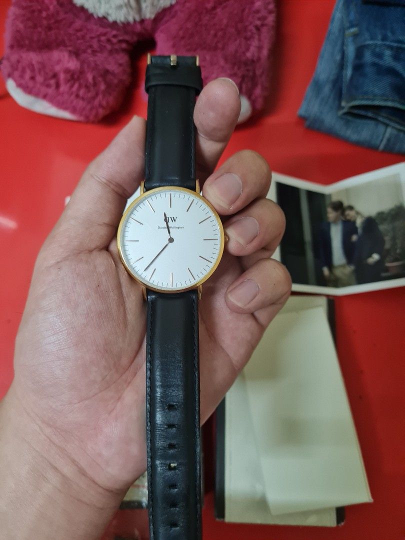 Daniel Wellington DW Classic Sheffield 40mm Men s Fashion Watches Accessories Watches on Carousell