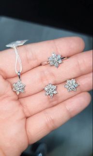 diamond ring earring pendant Set
Th770-5  14k 5.06g 0.597
Necklace
On804-0  14k 2.18g 0.207tcw