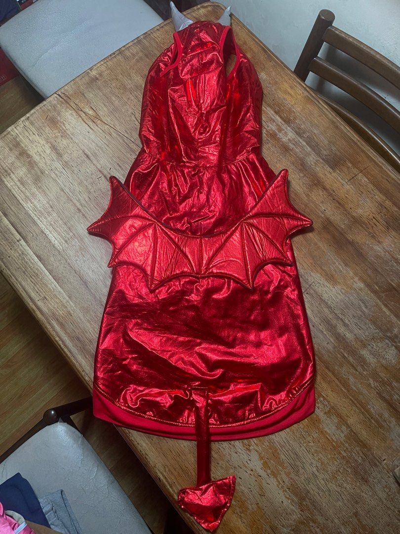 dog costume red devil (Category: Homes & Other Pet Accessories) located in Valenzuela. Submitted by tongaiks (Listing ID 1293055142, Image 1). Description: dog costume red devil with horn large.
