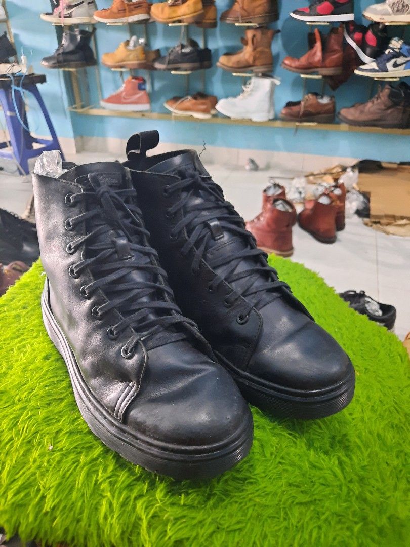 Dr Martens Talib Fesyen Pria Sepatu Sepatu Boot di Carousell