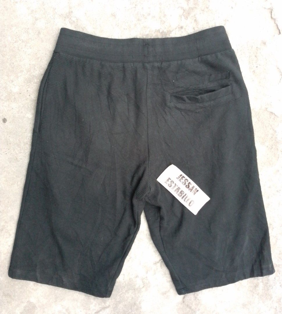 Element Sweatshorts (Category: Shorts) located in Concepcion. Submitted by lowkeythrifter.ph (Listing ID 1293043404, Image 2). Description: Element Sweatshorts Size: S to M Very Good Condition 4️⃣2️⃣0️⃣ +7️⃣5️⃣ SF✈️ Gcash / Palawan, Payment 1st. PM if Interested. Bawal sa Maselan. God bless.
