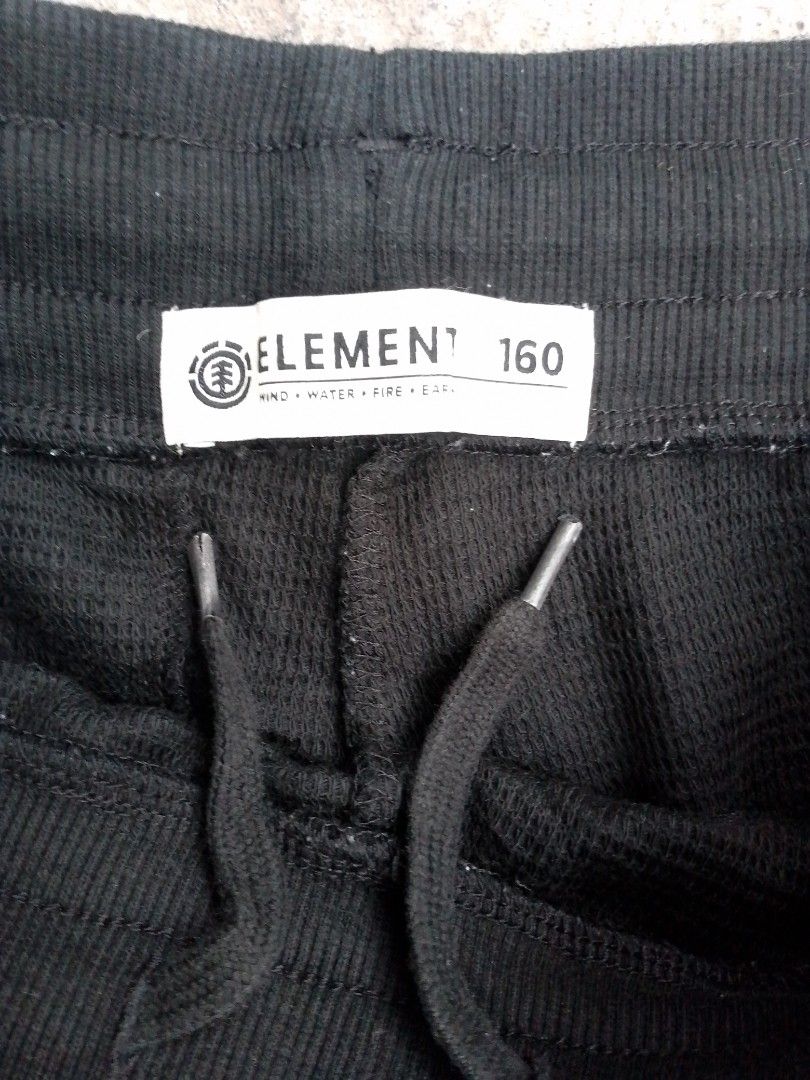 Element Sweatshorts (Category: Shorts) located in Concepcion. Submitted by lowkeythrifter.ph (Listing ID 1293043404, Image 3). Description: Element Sweatshorts Size: S to M Very Good Condition 4️⃣2️⃣0️⃣ +7️⃣5️⃣ SF✈️ Gcash / Palawan, Payment 1st. PM if Interested. Bawal sa Maselan. God bless.