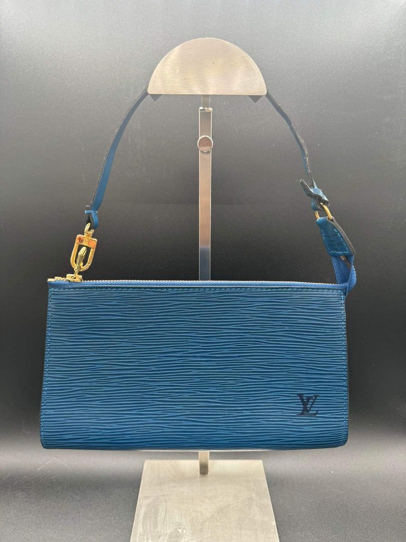 Epi Pochette Louis Vuitton Rank AB (Category: Luxury Bags & Wallets) located in Quezon City. Submitted by hellopatchi (Listing ID 1285066976, Image 1). Description: Epi LV Pochette Rank AB .
