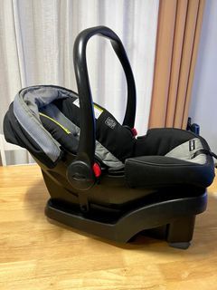 GRACO Snugride Snuglock 30 Infant Car Seat