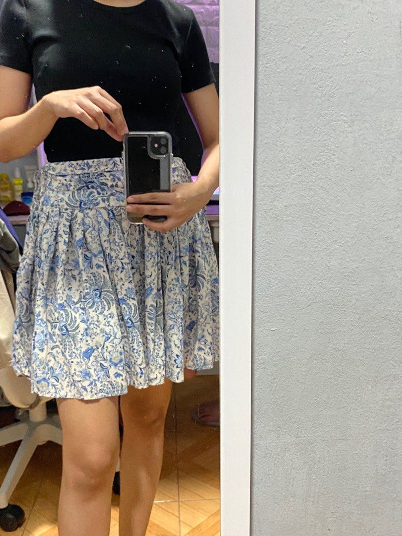 H M Flowy Skirt 24 25 Women s Fashion Bottoms Skirts on Carousell