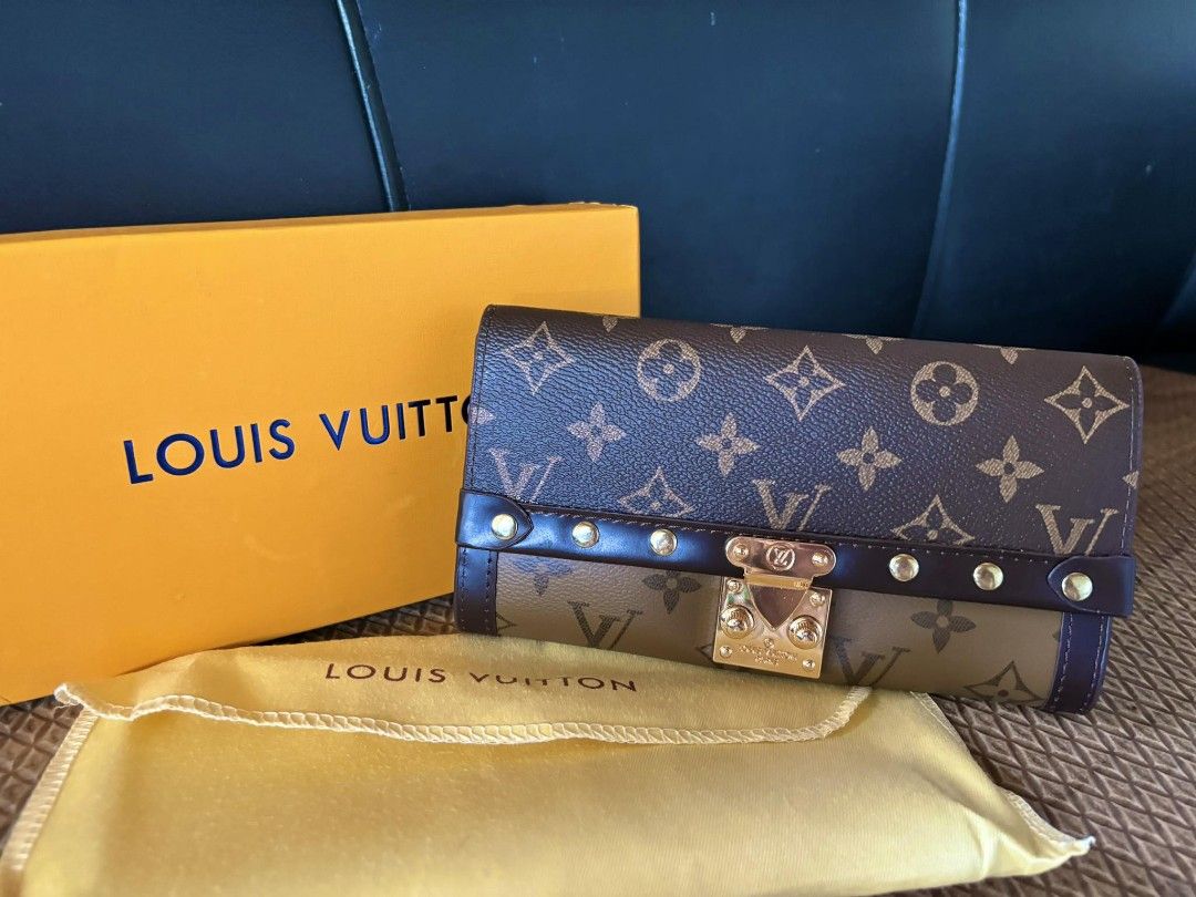 Japan Preloved Lv Reverse Mono Walle (Category: Luxury Bags & Wallets) located in Cebu City. Submitted by day.98 (Listing ID 1293038913, Image 1). Description: selected from japan limited edition genuine leather witj box & Dust bag no flaws.