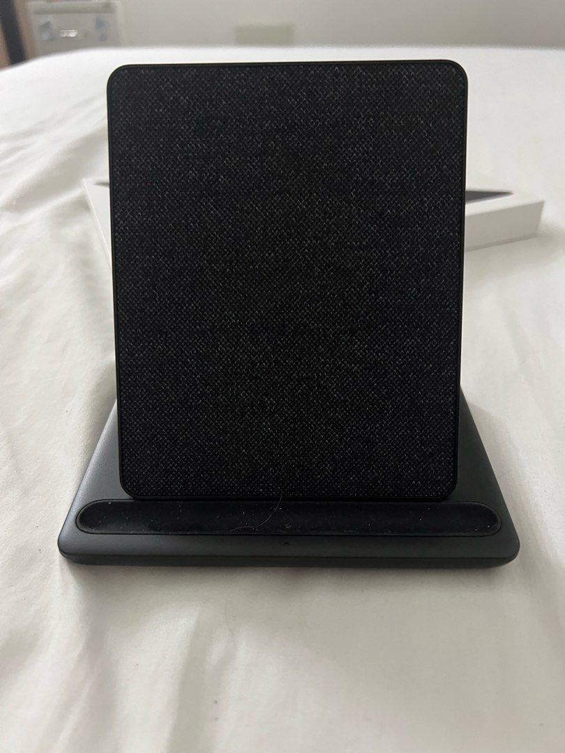 Kindle Wireless Charging Dock (Category: E-Readers) located in Marikina City. Submitted by laraxxvi (Listing ID 1293105322, Image 1). Description: Anker Wireless Charging Dock for Kindle Paperwhite (Signature Edition) Bought from US, no box and no receipt. Works perfectly with Kindle Paperwhite 11th Gen. I never used this since I prefer to charge via USB Selling for ₱2,500 only *kindle not included *before purchasing, make sure your kindle (or an