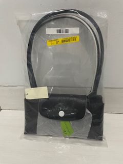 (Kategori: ) berada di . Dikirim oleh pritadevi8 (ID iklan 1293048972, Gambar 1). Deskripsi: .
