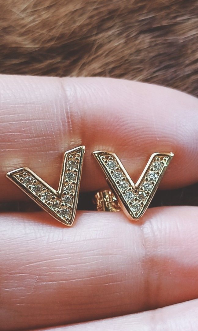 LV earrings from japan (Category: Luxury Accessories) located in Quezon City. Submitted by liambags (Listing ID 1293021870, Image 2). Description: Lv earrings from japan no flaws with stamp with gift box kindly pm me.