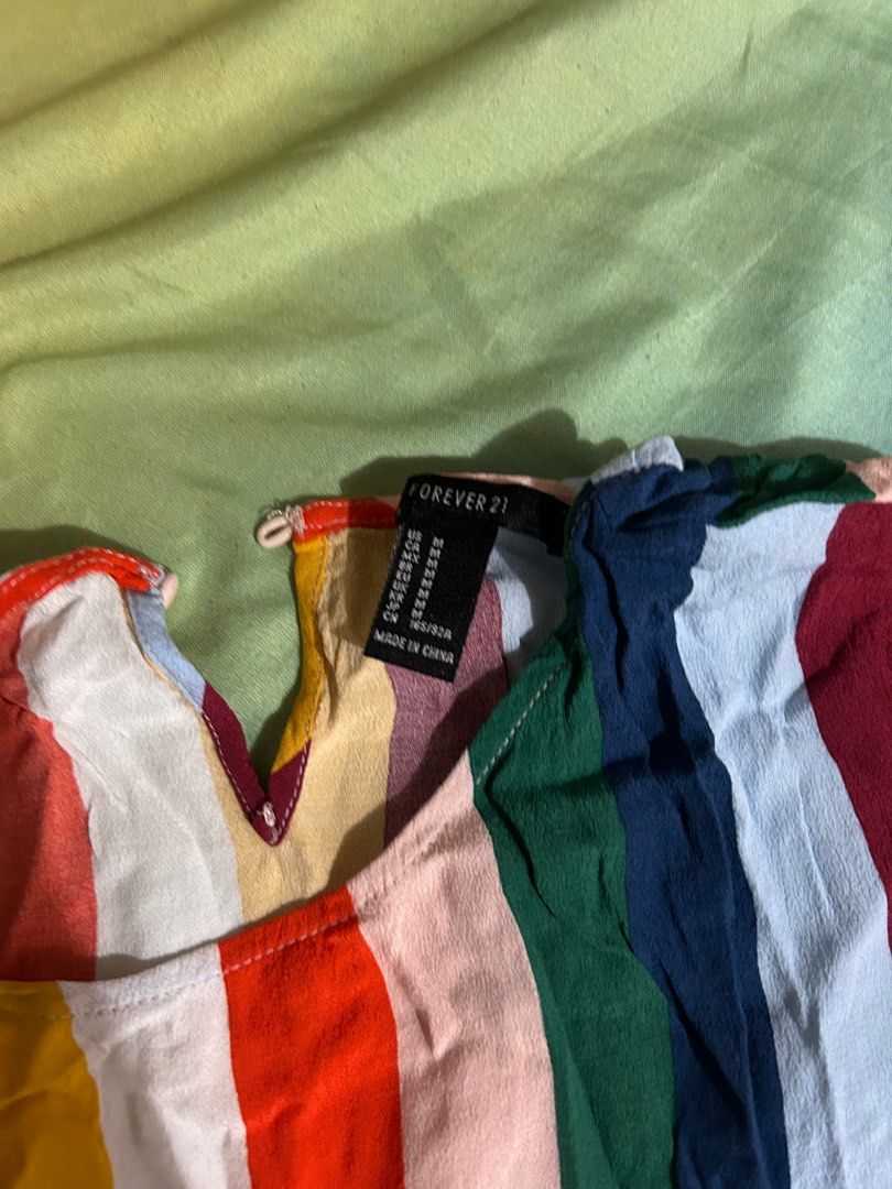 Multi colored Cropped Top (Category: Shirts) located in Makati City. Submitted by declutterwjn_ (Listing ID 1293145674, Image 2). Description: Used just a twice and then stored. .