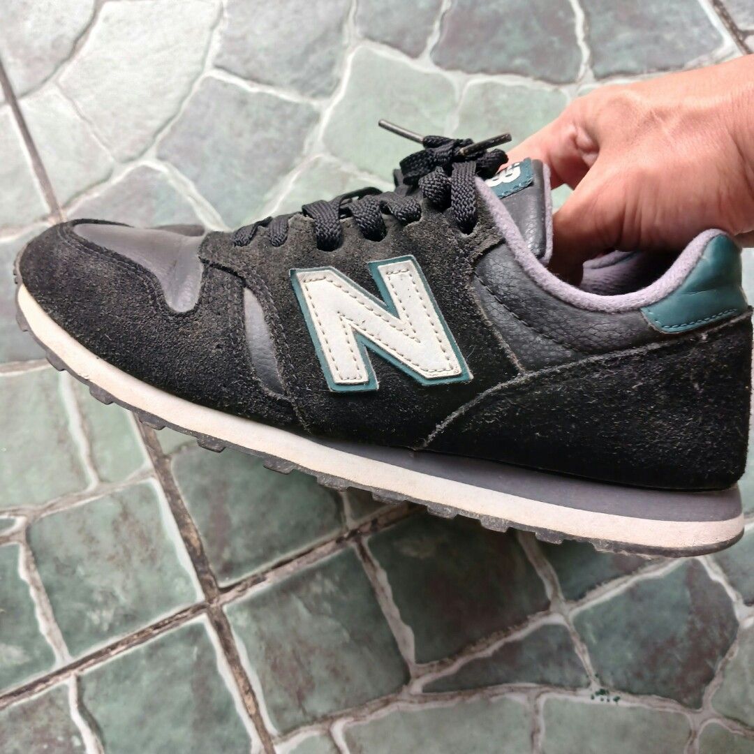 New Balance Shoes 373 (Category: Sneakers) located in Antipolo. Submitted by marlonbeech (Listing ID 1293065470, Image 2). Description: New Balance 373.Price is 250 only.May konting kawang sa isang dulo at gilid makikita sa last 2 pictures.Rizal area.Shipping sa buyer's expense...