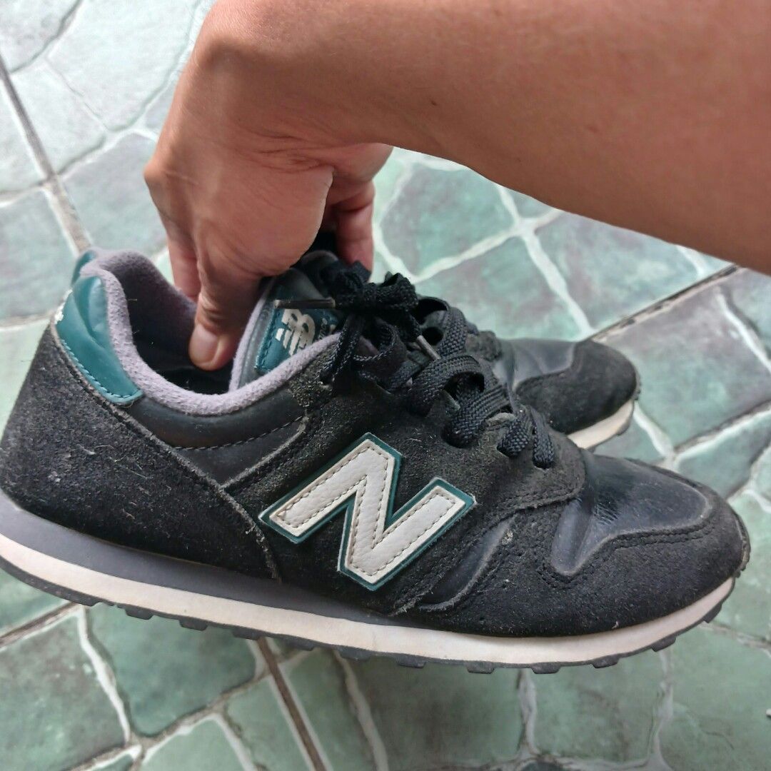 New Balance Shoes 373 (Category: Sneakers) located in Antipolo. Submitted by marlonbeech (Listing ID 1293065470, Image 3). Description: New Balance 373.Price is 250 only.May konting kawang sa isang dulo at gilid makikita sa last 2 pictures.Rizal area.Shipping sa buyer's expense...