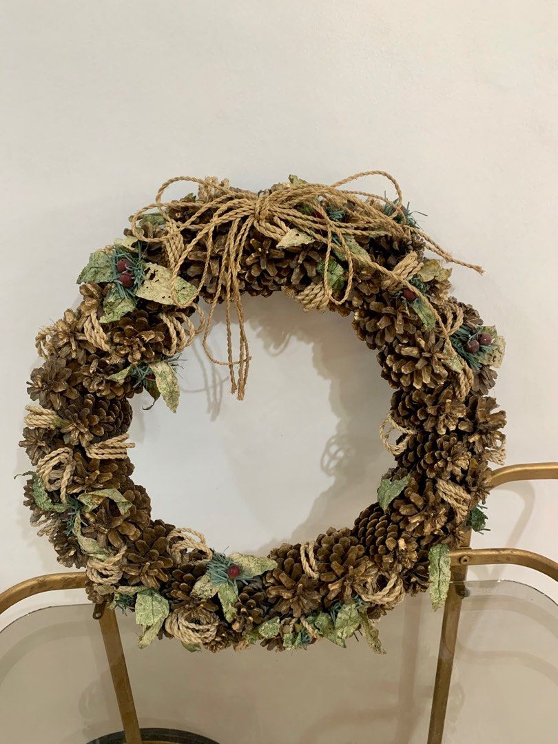 Pinecone Christmas Wreath (Category: Other Home Decor) located in Bacoor. Submitted by solitaire0509 (Listing ID 1293013309, Image 1). Description: .