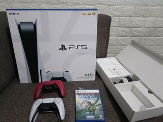 Ps5 disc ed. Complete with 2 controllers