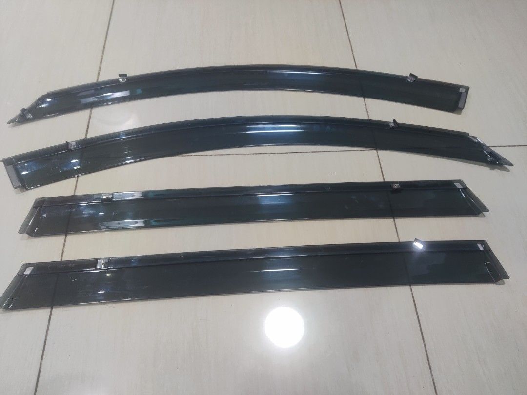 Rain visor for Chery Tiggo 7 Pro (Category: Body Parts and Accessories) located in Quezon City. Submitted by btz753 (Listing ID 1293004125, Image 2). Description: Slightly used. No more double sided tape. Tiggo 7 Pro 2021 model & up.