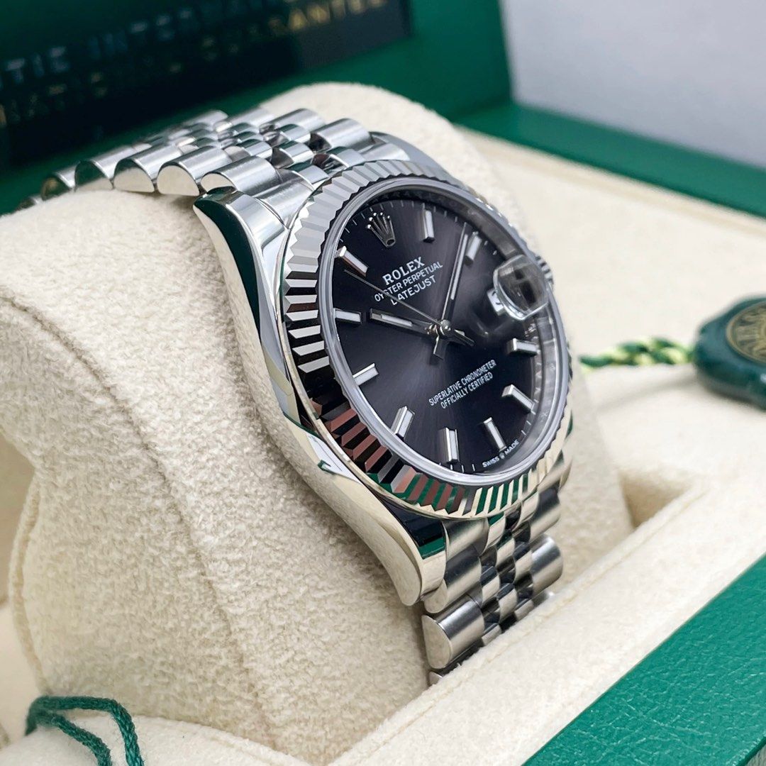 Rolex connected outlet