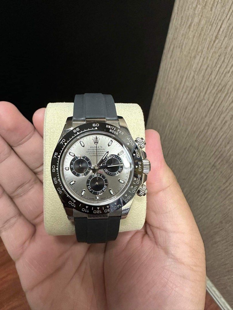 Rolex Daytona (Category: Luxury Watches) located in Manila. Submitted by justabagxoxo (Listing ID 1293142979, Image 1). Description: • Rolex Daytona 116519LN • White Gold Oysterflex Panda • 40mm • Foreign AD • Purchased 2018 • Complete Set Meet up: bgc or makati area only .