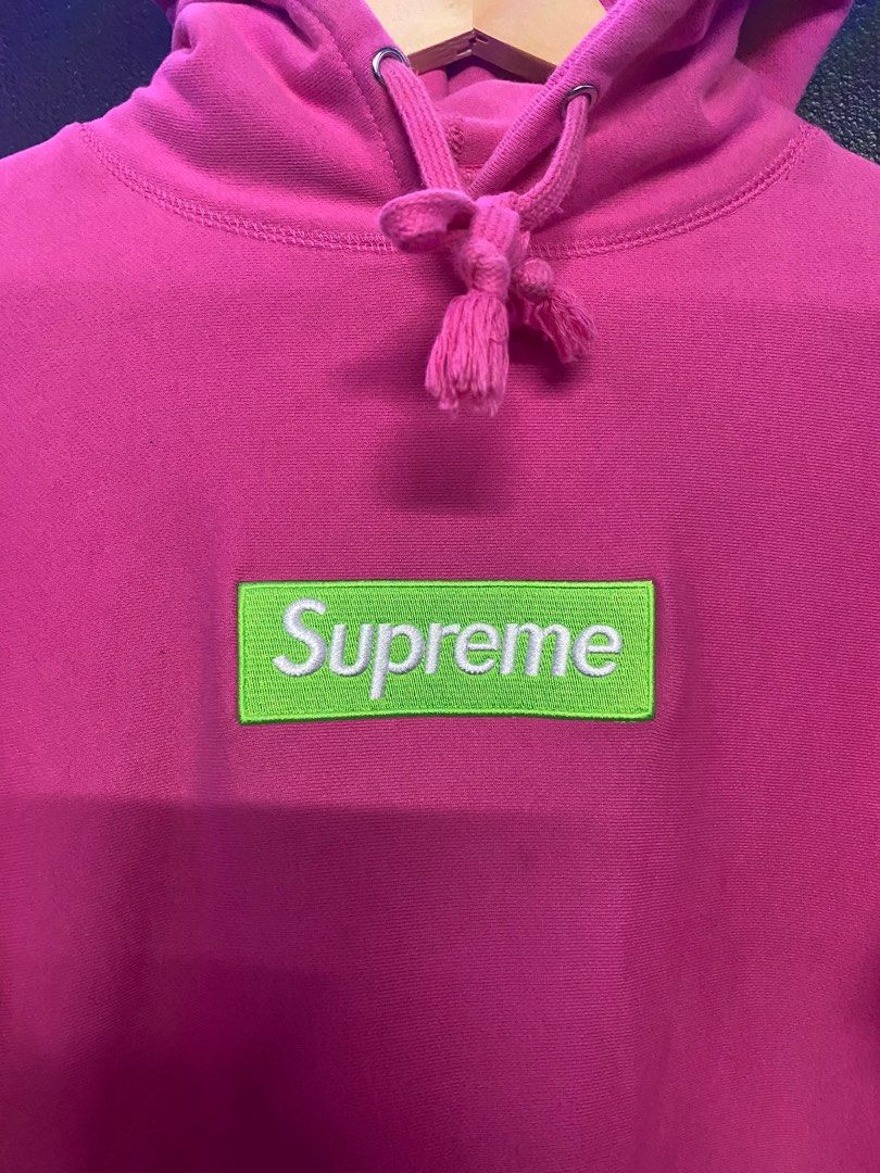 Supreme box online logo magenta