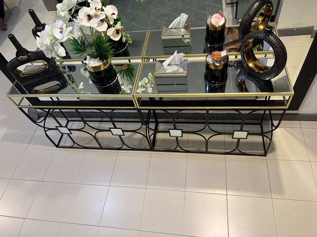 table top (Category: Shelves, Cabinets & Racks) located in Singapore. Submitted by subilicious (Listing ID 1293137039, Image 1). Description: .