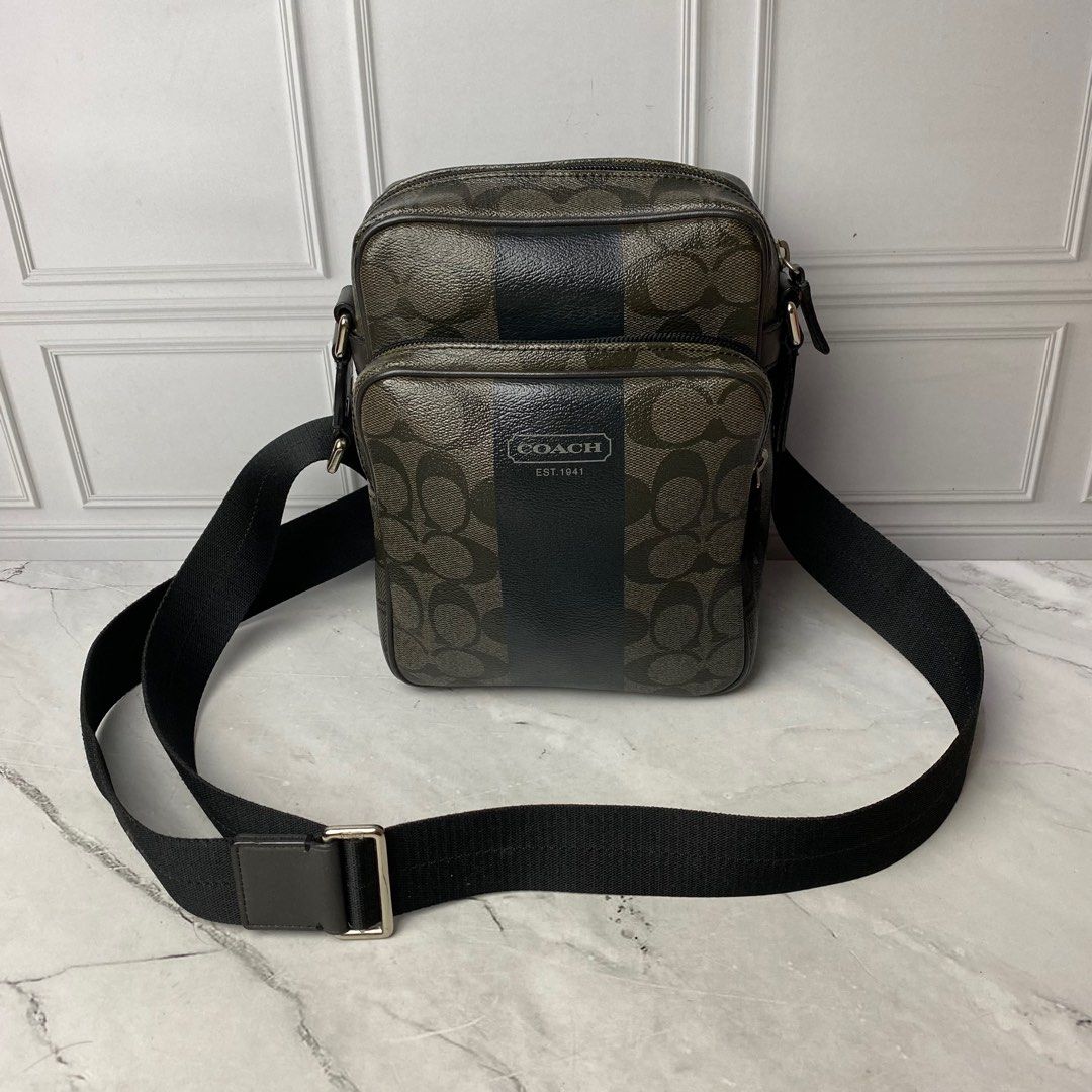 Tas selempang pria Coach preloved Fesyen Pria Tas Dompet Tas Selempang di Carousell