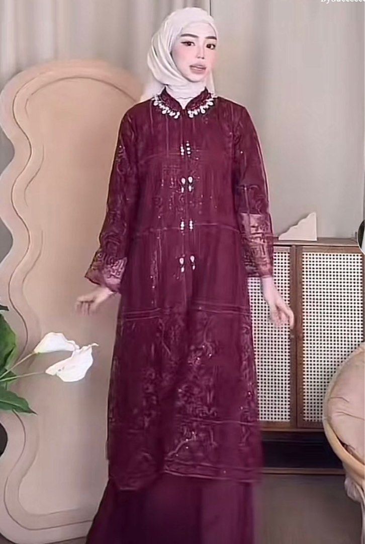 Tulis Dress Lace Indonesia - Maroon, Women's Fashion, Dresses & Sets,  Dresses on Carousell
