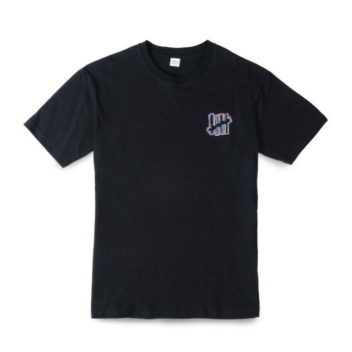 UNDEFEATED Scribble Tee (Category: Tshirts & Polo Shirts) located in Singapore. Submitted by saralinnnn (Listing ID 1293070752, Image 1). Description: Worn less than 5 times .