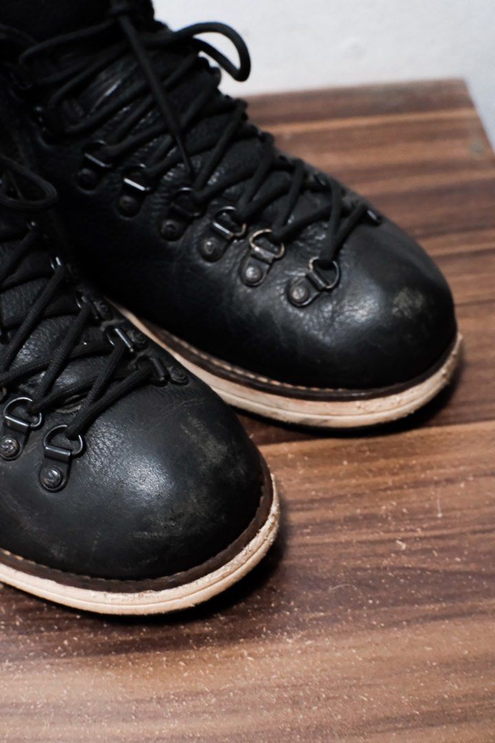 Visvim Serra Boots (Category: Boots) located in Caloocan City. Submitted by rodvalles (Listing ID 1293059674, Image 2). Description: Created using premium cowhide leather upper, the walking boot is fitted with a natural cork footbed for comfort and stability. Completing the wealth of materials are the EVA Phylon midsole and cowhide lining which is said to increase the boot’s breathability. Visvim may have reduced the thickness of the midsole on t