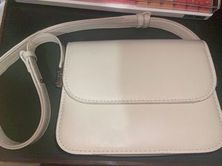 White adjustable bag (Shoulder bag, clutch, and crossbody in one)