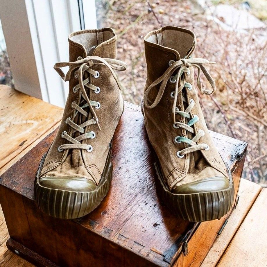 Vintage canvas shoes top