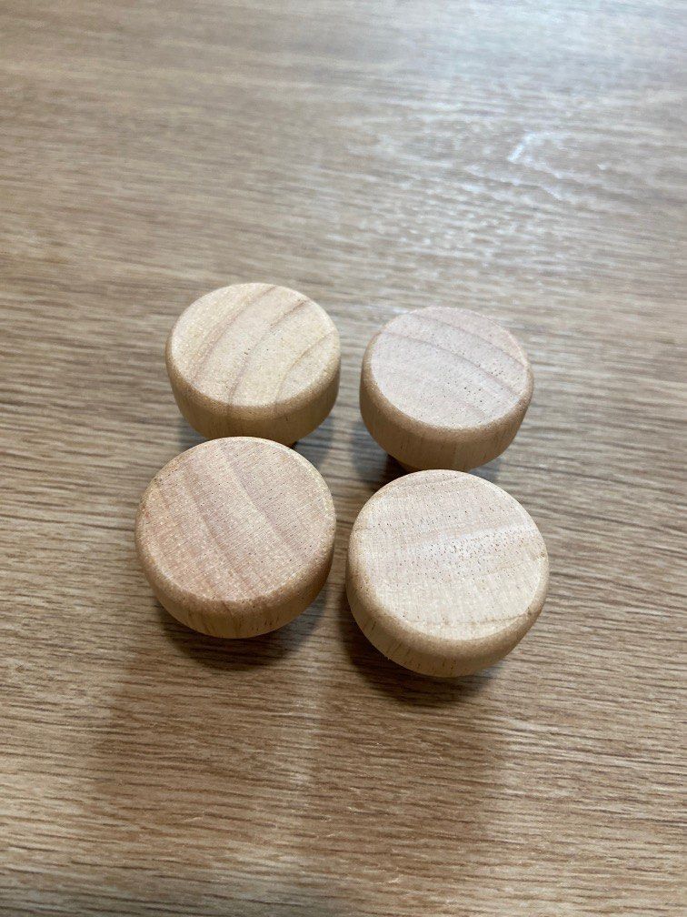 4pcs Light Wood Knobs (Category: Bathroom & Kitchen Fixtures) located in Singapore. Submitted by Claude (Listing ID 1293240772, Image 1). Description: .