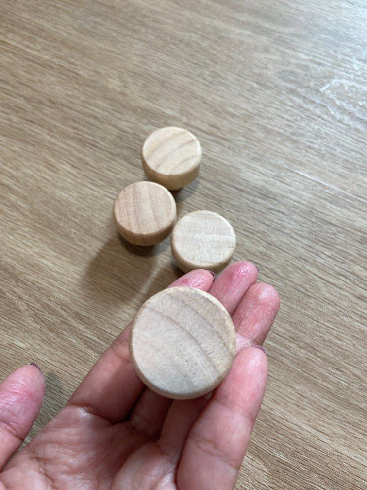 4pcs Light Wood Knobs (Category: Bathroom & Kitchen Fixtures) located in Singapore. Submitted by Claude (Listing ID 1293240772, Image 3). Description: .