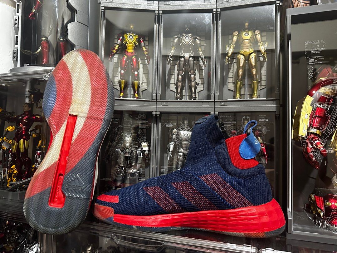 Captain marvel shoe outlet