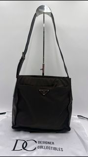 (Category: ) located in . Submitted by designercollectibles.com.au (Listing ID 1293197678, Image 1). Description: .