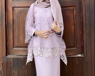 (Category: ) located in . Submitted by irahwardrobe (Listing ID 1293170171, Image 1). Description: .