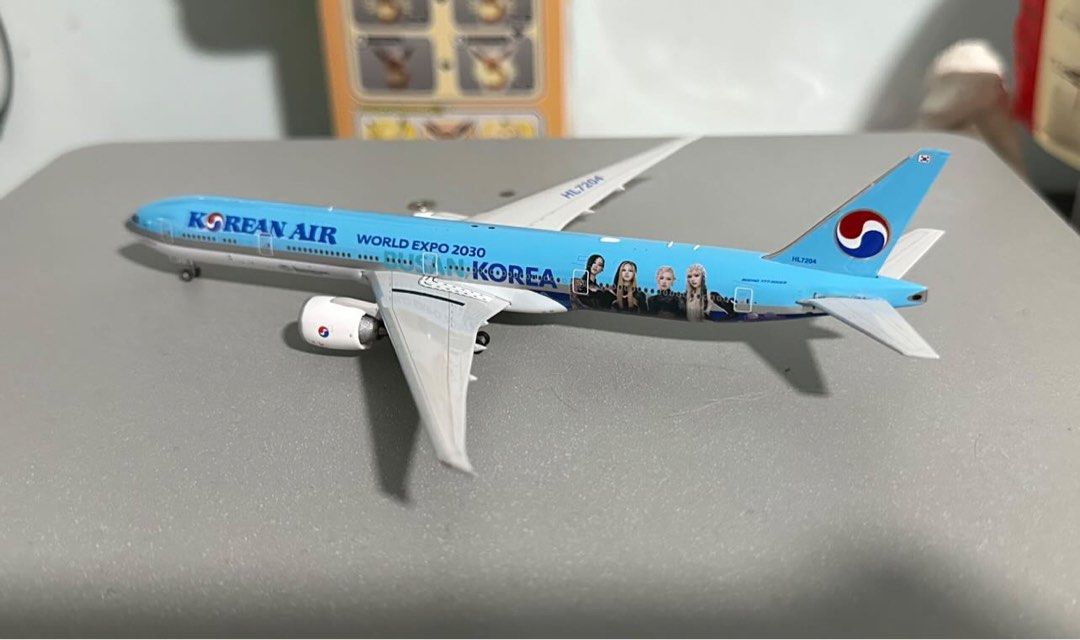 Blackpink livery Korean Air Boeing 777-300ER limited edition