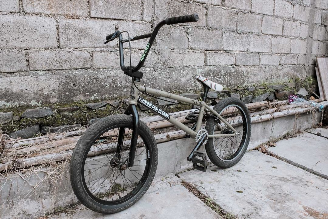 BMX COMPLETE BIKE FOR SALE AMITY RUSSO 21 TOP TUBE
