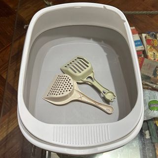 Cat litter box with 2 scooper included 