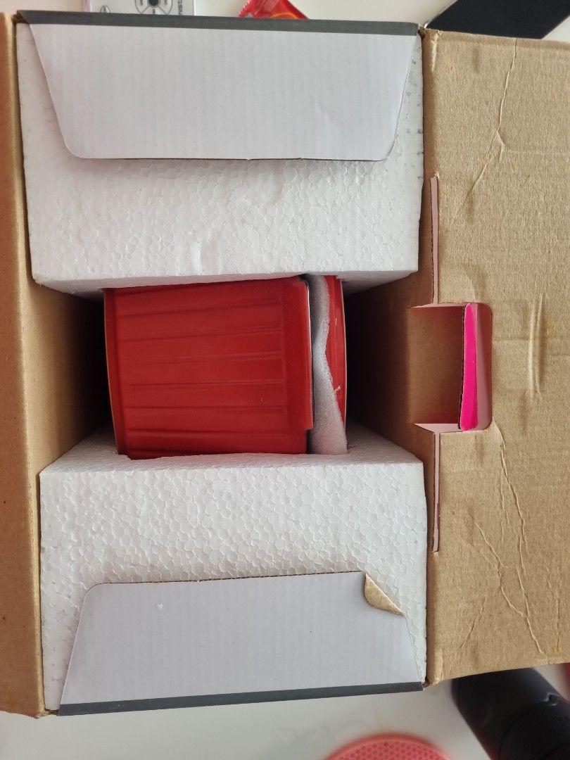 Ceramic cookware (Category: Cookware & Accessories) located in Singapore. Submitted by flying_fluffy (Listing ID 1293189621, Image 2). Description: dimension 23.5cm x 8.5cm.
